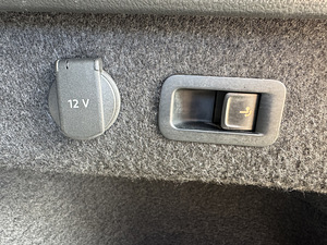 Volkswagen Passat 1.5 Facelift R-Line (14 foto / 15)