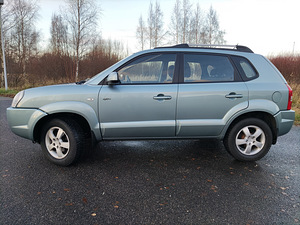 Hyundai Tucson 2.0 104kW 2007 (2 foto / 15)