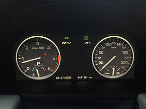 Land Rover Range Rover (7 фото из 15)
