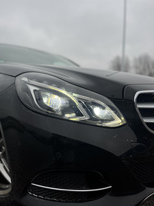 Mercedes-Benz E350 4matic (13 foto / 13)