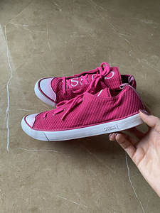 Guess tossud suurus 40 (2 foto / 5)