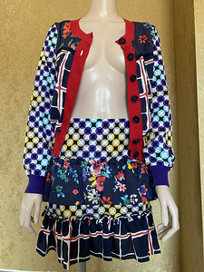 LOVE MOSCHINO suurus 34, komplekt (4 foto / 9)