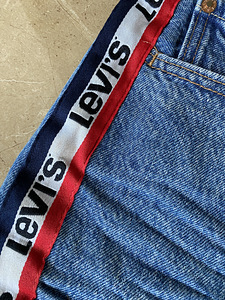 LEVIS lühikesed püksid, suurus 27 (2 foto / 6)