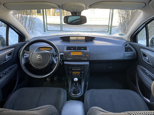 Citroen C4 1.6 HDi 80kw 2007 (10 foto / 15)