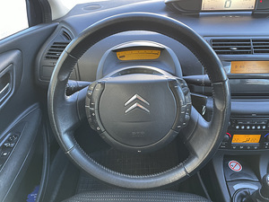 Citroen C4 1.6 HDi 80kw 2007 (14 foto / 15)