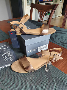 Armani nahast sandaalid. Suurus 36-37 (1 foto / 2)