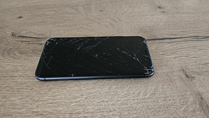 iPhone 11 64GB (3 foto / 5)
