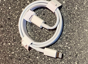 iPhone кабели для зарядки (6 фото из 7)