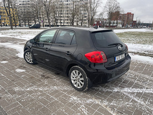 Toyota Auris 2.2d 130kW (2 foto / 4)