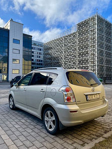 Toyota Corolla Verso 2.2 Diesel 100kw 2009 (5 foto / 13)