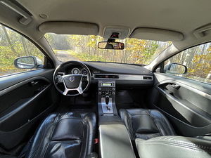 Volvo V70 2.4 D5 AWD 151kw (6 foto / 8)