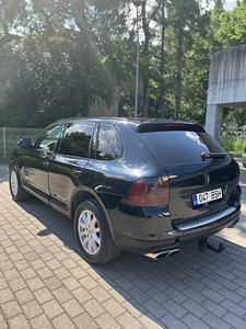 Porsche Cayenne (3 фото из 9)