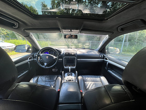 Porsche Cayenne (5 фото из 9)