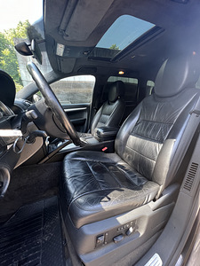 Porsche Cayenne (8 фото из 9)