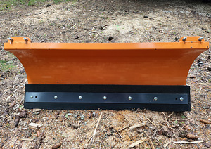 Jaapani väiketraktor Kubota B1-15 hüdraulilise lumesahaga (8 foto / 10)