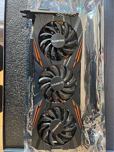 GTX 1070 TI 8GB (1 foto / 2)
