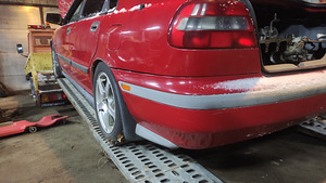 Volvo s40 1.9T 147 kW varuosad (2 foto / 8)