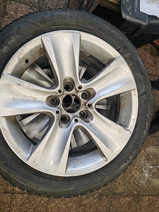 Продаются литые диски R17 5x120 для BMW F11, F10 с шипованной резиной