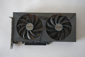 GeForce RTX™ 3060 Ti EAGLE OC 8G (3 foto / 4)