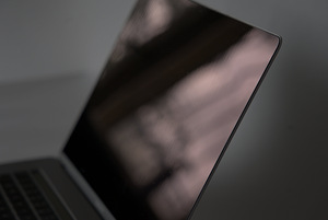 Apple MacBook Pro i7 2.6Ghz 15" 2018 UHD Graphics 630 (1 foto / 8)