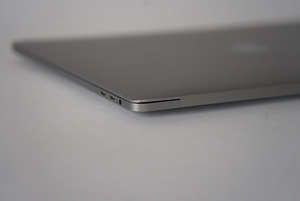 Apple MacBook Pro i7 2.6Ghz 15" 2018 UHD Graphics 630 (6 foto / 8)