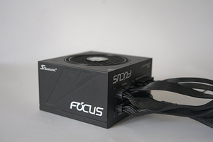 Seasonic SSR-1000FX FOCUS 1000W 80 PLUS Gold GX-1000 PSU (3 foto / 3)