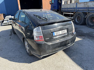 Toyota Prius (2 foto / 2)