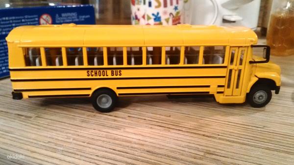 School bus (foto #1)