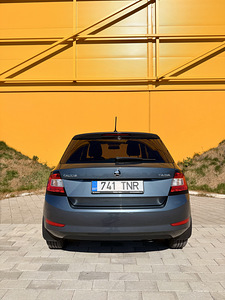 Škoda Fabia (6 foto / 14)