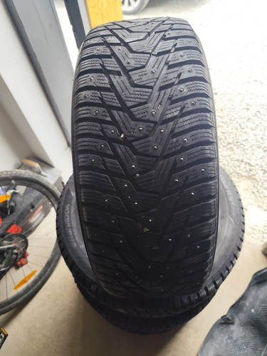 Шипованные шины 225/55 R17 Hankook 4шт
