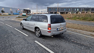 Opel Omega 2.5td 96kW, manuaal (4 foto / 9)