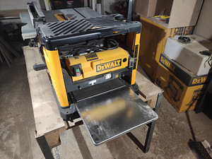 Paksusmasin DeWalt DW733 (1 foto / 3)