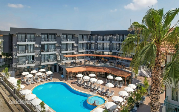 CLOVER MAGIC PARK SIDE HOTEL