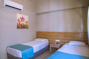 LEDA BEACH HOTEL (5 фото из 10)