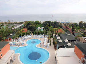 INSULA RESORT & SPA (1 фото из 10)
