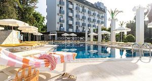 CLUB AQUA PLAZA HOTEL (1 foto / 10)