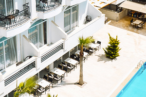 BESO BEACH HOTEL (1 foto / 10)