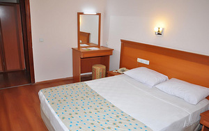 CINAR FAMILY SUITE HOTEL (15 foto / 16)