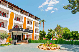 BELPOINT BEACH HOTEL (4 foto / 10)
