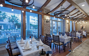 ALBA QUEEN HOTEL (6 foto / 10)