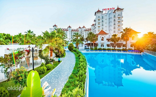 SERENIS HOTEL