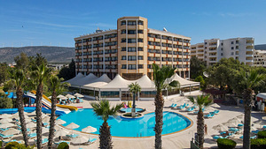 THE HOLIDAY RESORT (1 foto / 10)