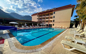 CASTLE PARK HOTEL (3 foto / 10)