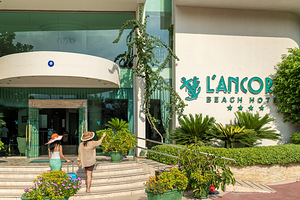 LANCORA BEACH HOTEL (6 foto / 10)