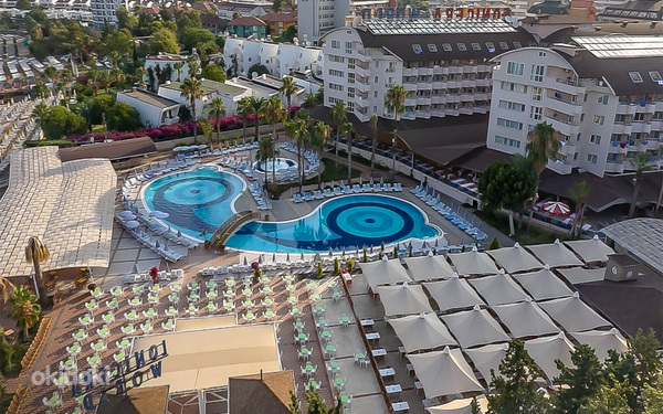 LONICERA WORLD HOTEL