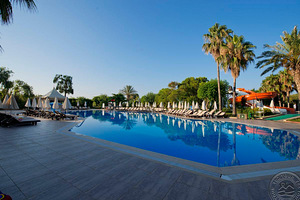 Q AVENTURA PARK HOTEL (1 foto / 10)