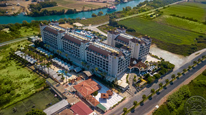 LAKE & RIVER SIDE HOTEL & SPA (5 foto / 10)