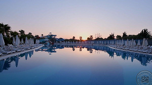 LAKE & RIVER SIDE HOTEL & SPA (8 foto / 10)