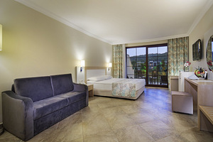 GREEN BAY RESORT & SPA (8 foto / 12)