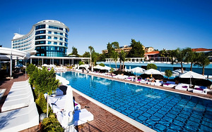 Q PREMIUM RESORT HOTEL (1 фото из 10)